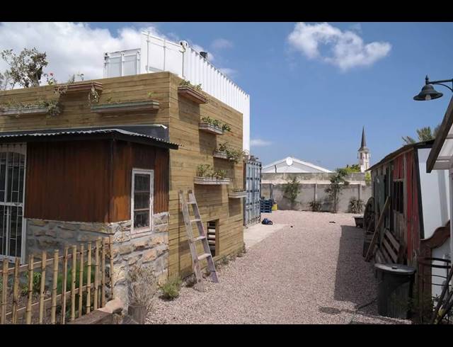 48M² RETAIL RENTED IN PAARDEN EILAND